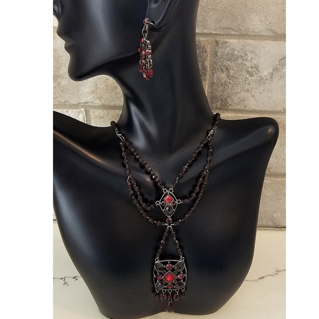 Carolina Herrera Victorian Style Red & Gun Metal Chandelier Jewelry Set